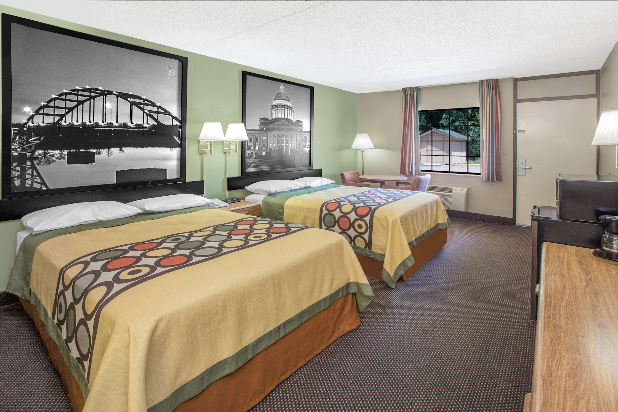 Super 8 By Wyndham Clarksville Ar Eksteriør bilde