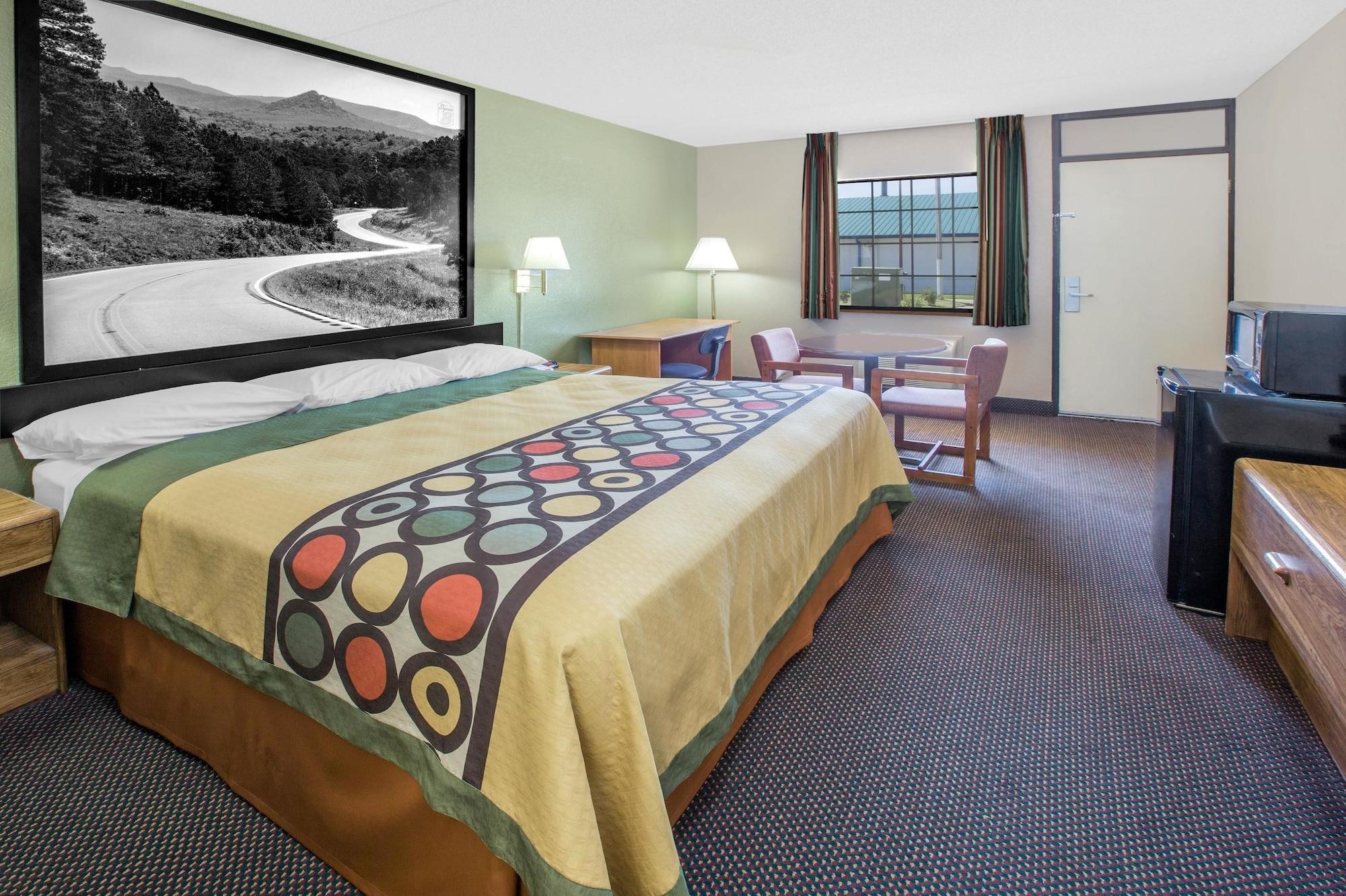 Super 8 By Wyndham Clarksville Ar Eksteriør bilde