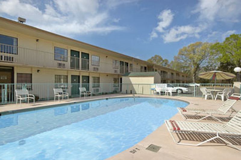 Super 8 By Wyndham Clarksville Ar Eksteriør bilde